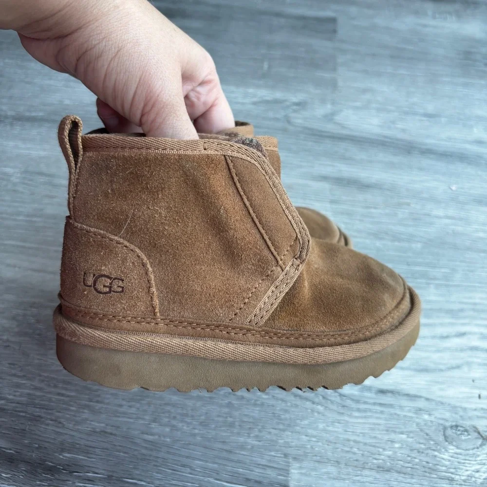 Kids UGG Brown Suede Sheepskin Lined Booties Toddler‎ Infant Size 9 - Picture 4 of 9